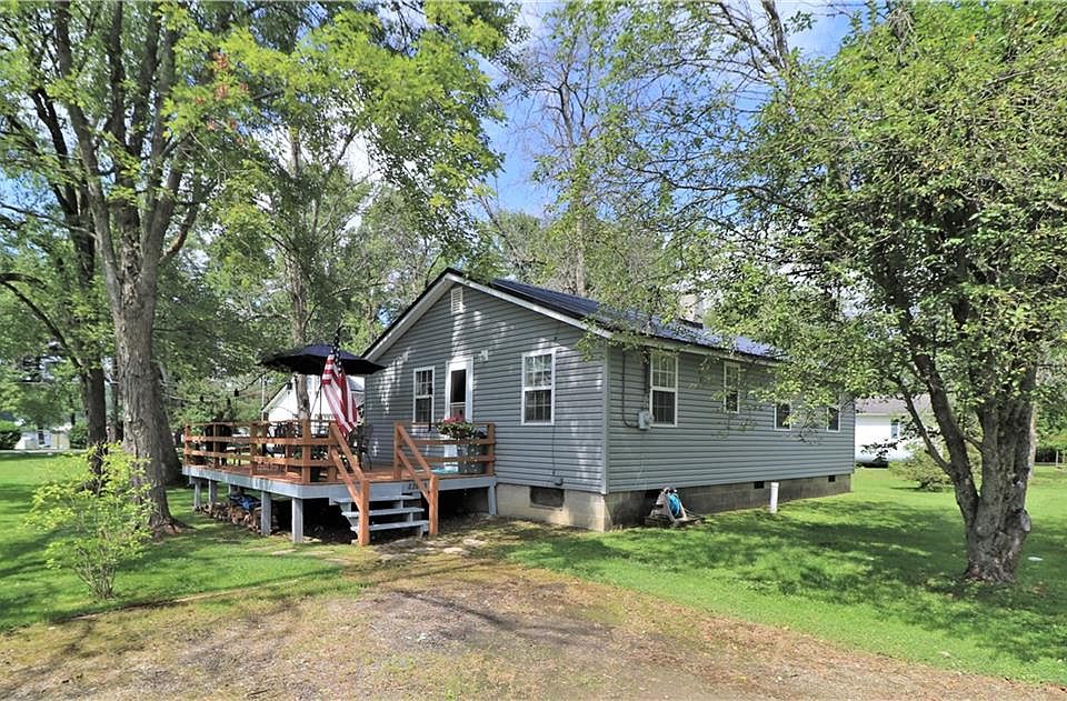 1st image of 23833 1st Ave