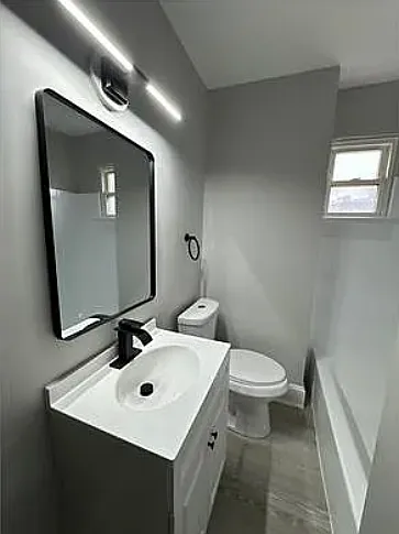 8 S Morley St — Photo 14