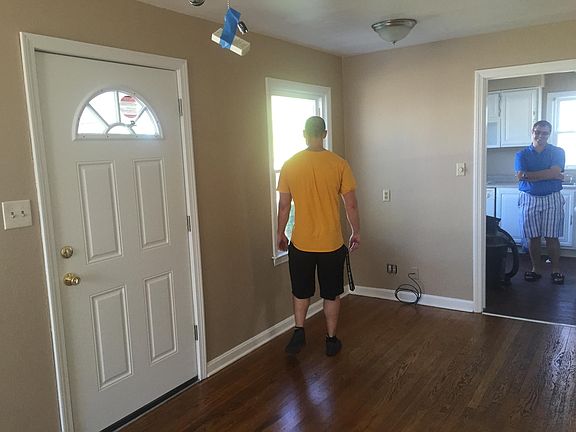 4th image of 3246 Oakwood Dr