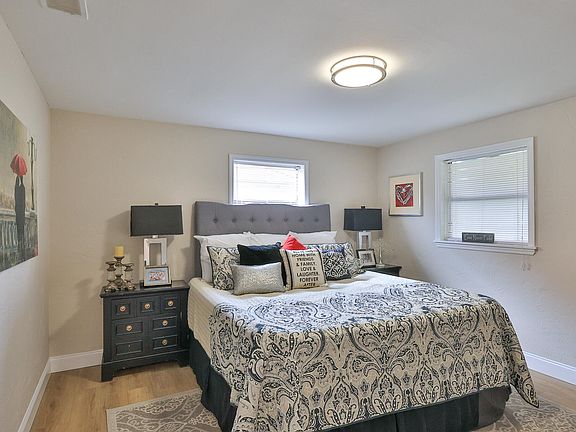 3rd image of 2524 Anastasia Dr