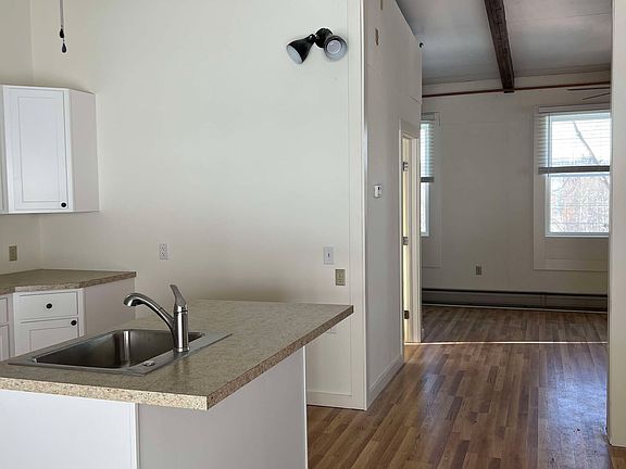 3rd image of 999 Dryden Rd