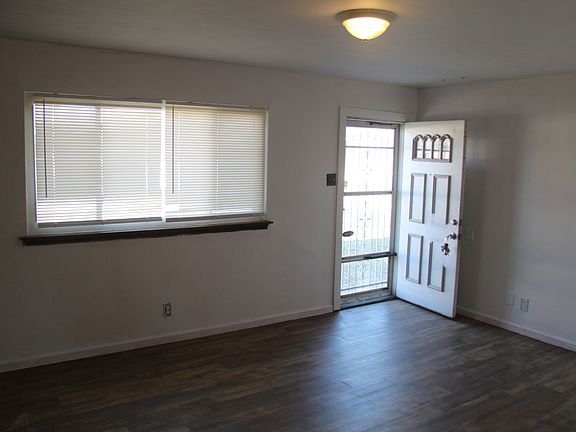 3rd image of 1416 Plaza Pl