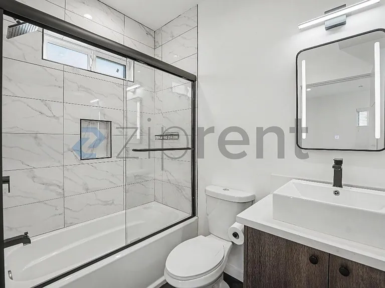 246 N Dillon St #1/2 — Photo 13