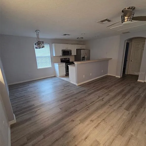 930 Spring Park Loop #B — Photo 3