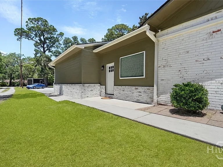 1112 Walthour Rd — Photo 3