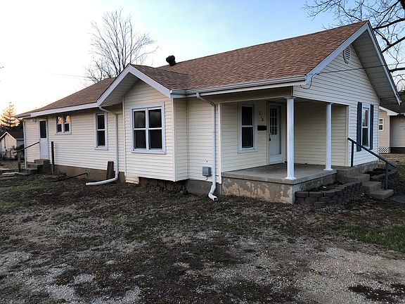 3rd image of 210 9th St