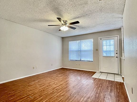 5th image of 904 Dartmouth Ave