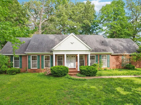 111 Lois Ln, Clarksville, TN 37043