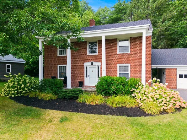 10 Lloyd Road, Waterville, ME 04901