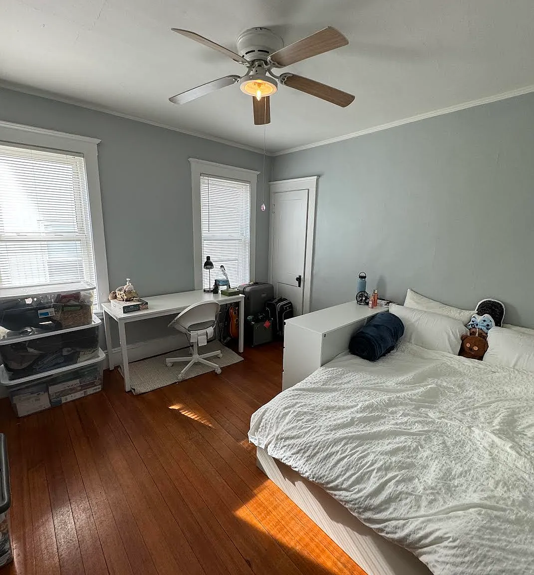 3 bed, 9999 sqft, $3,300 — Photo 1