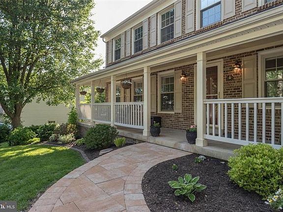 3rd image of 4708 Carterwood Dr