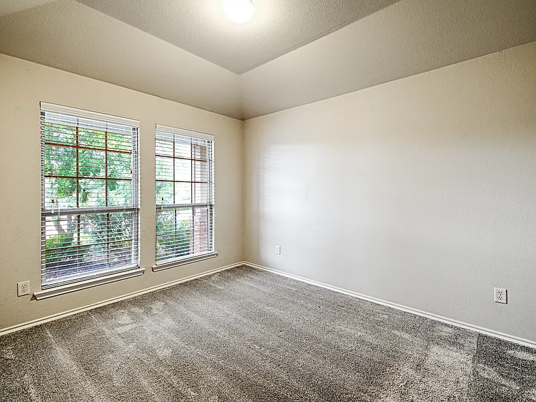 2805 Leslie Ln — Photo 22