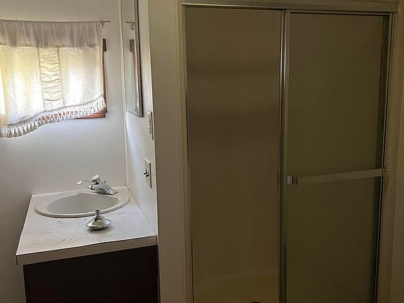 5th image of 38 E North St Floor 1