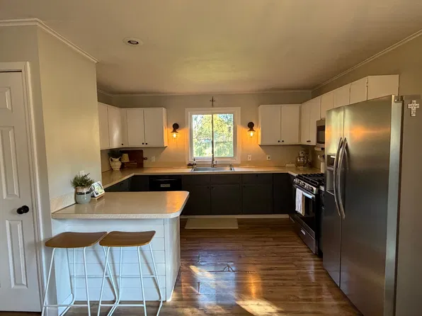 353 N Elm St, Sparta, MI 49345