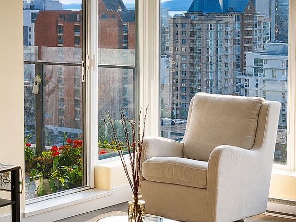 2nd image of 960 Yates St #1405