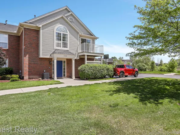51558 Stern Ln, Chesterfield, MI 48051