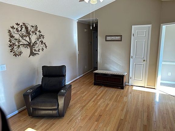 5th image of 616 Farmwood Dr