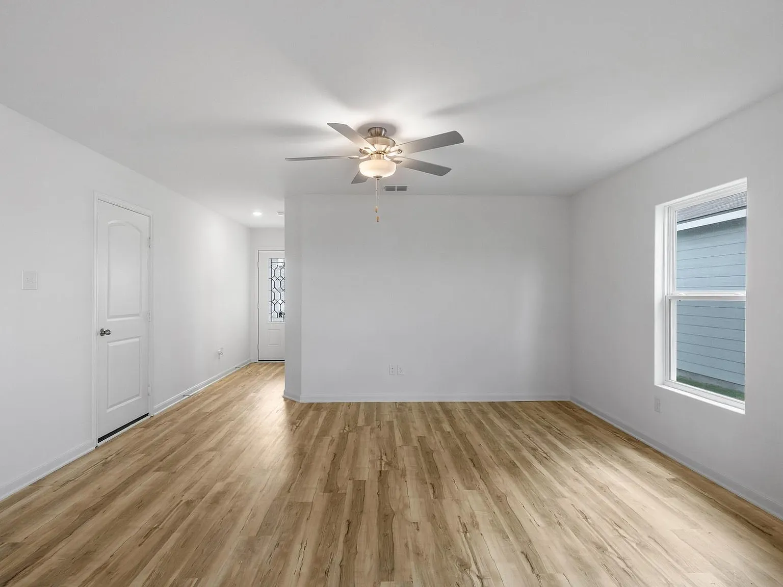 2 bed, 2.0 bath, 996 sqft, $1,950 — Photo 4