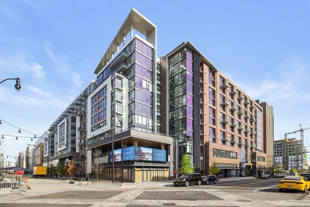 1 bed, 680 sqft, $2,395 — Photo 1