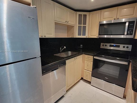 4th image of 8290 Lake Dr APT 219