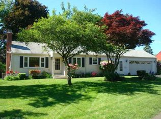 18 Hillscrest Rd, Plainville, CT 06062