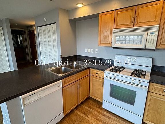 3rd image of 2341 Carnegie Ave APT 207
