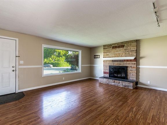 2nd image of 1815 Marshall Ct