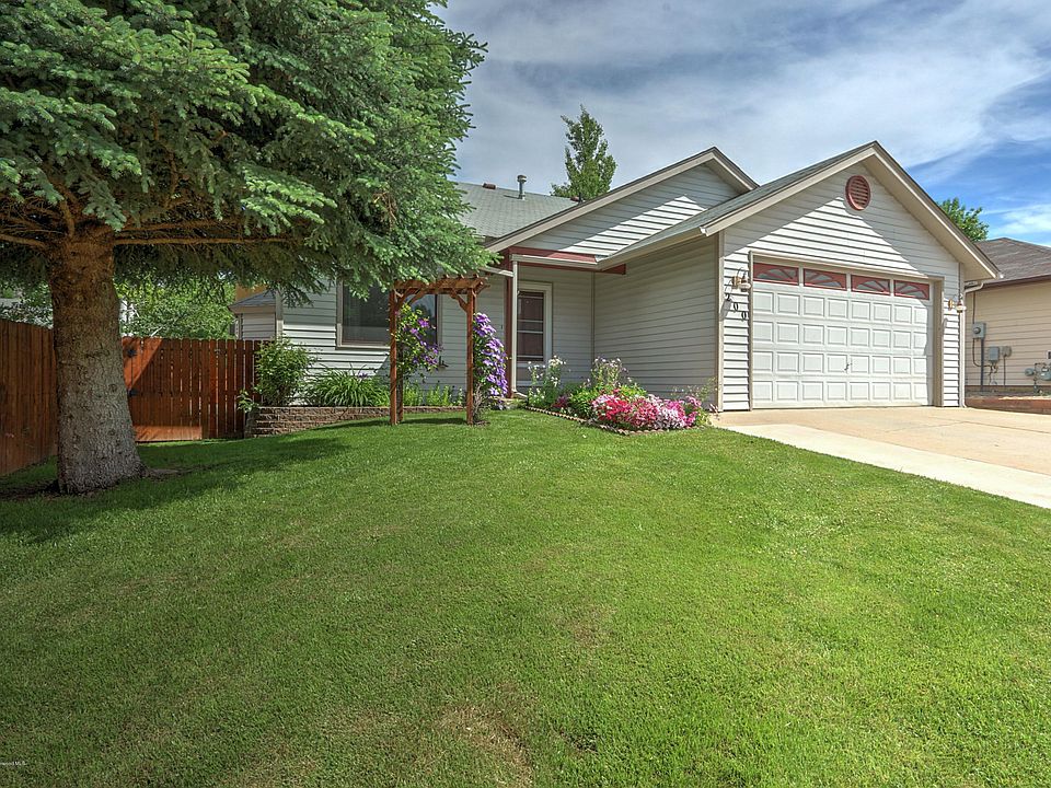 1st image of 200 Lupine Dr