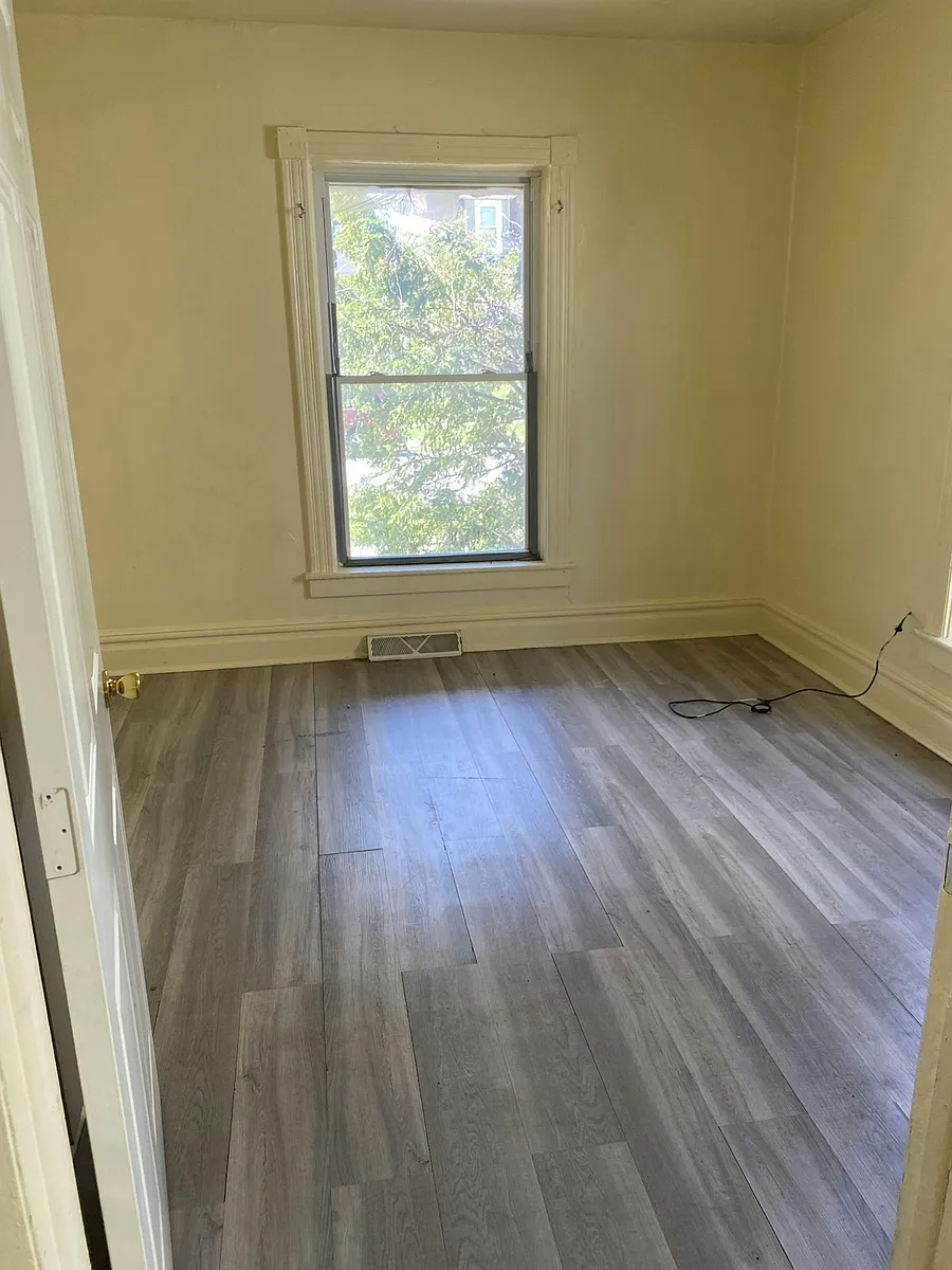 Building Photo - 1012 Prospect Ave SE #1