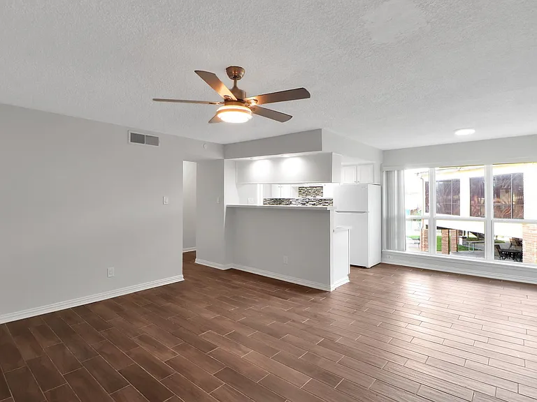 7047 Bissonnet St #117 — Photo 4