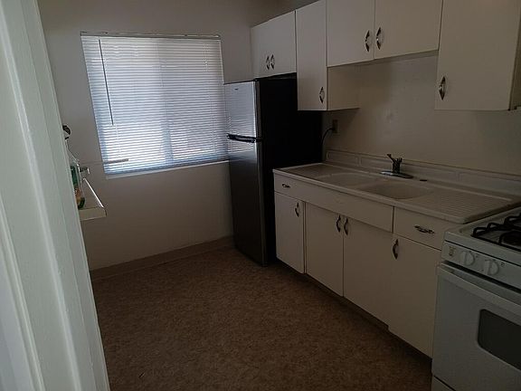 5th image of 2520 S St APT 2