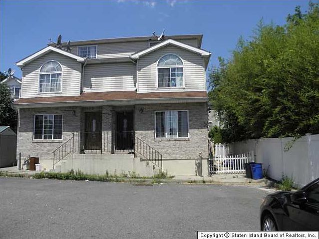 2nd image of 93 Greenfield Ave