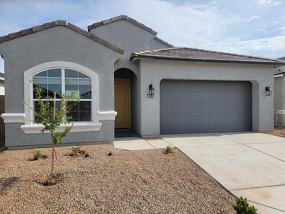3rd image of 40776 W Shaver Dr