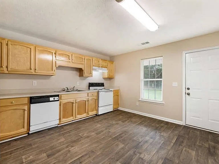 Georgia Place Townhomes — Photo 2
