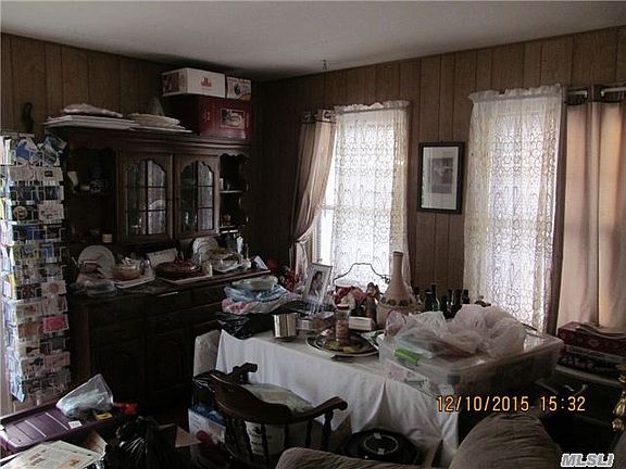 2nd image of 25 W Smith St