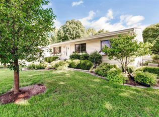 1105 Kostka Ln, Florissant, MO 63031