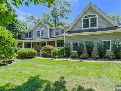 217 Navajo Dr, Wyckoff, NJ, 07481