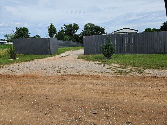 2nd image of 130 Trails End Cir
