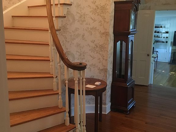 Beautiful curved stair 