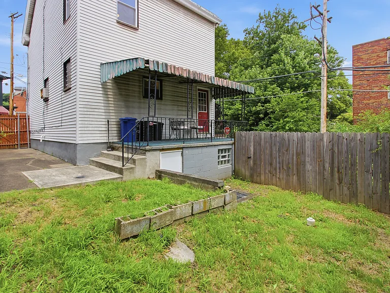 1845 Ley St — Photo 25