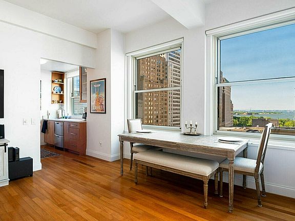 3rd image of 88 Greenwich St APT 1103
