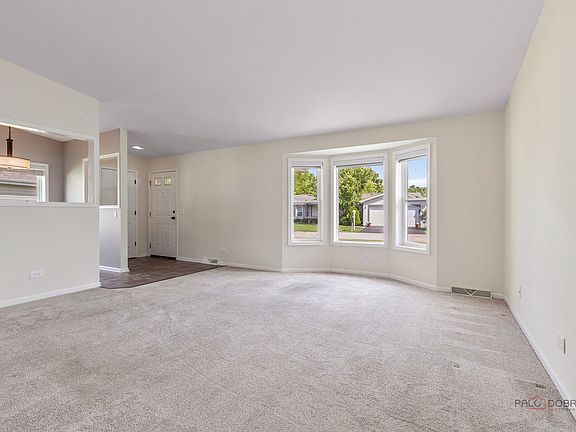 4th image of 1815 Paddock Ct