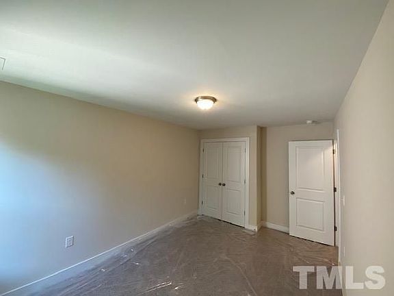 4th image of 917 Hillman Dr