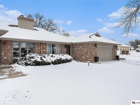 5644 Locust St, Lincoln, NE 68516