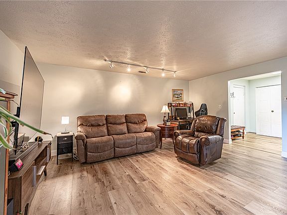 5th image of 7509 Penn Bridge Ct