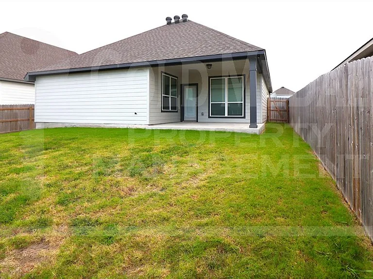 1810 Horatio St — Photo 23