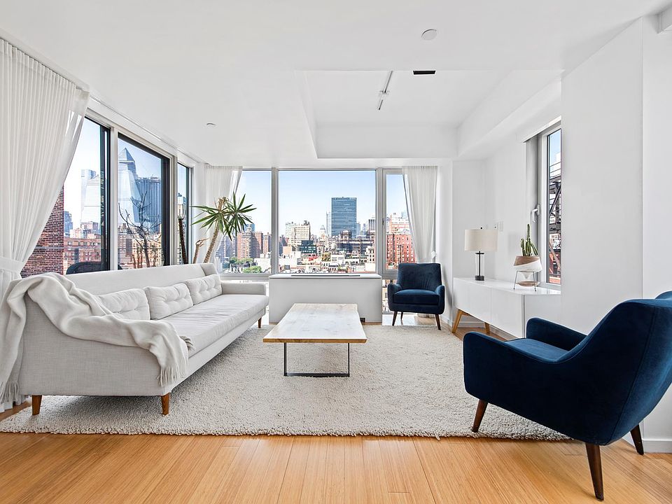 1st image of 241 W 19th St Penthouse 3