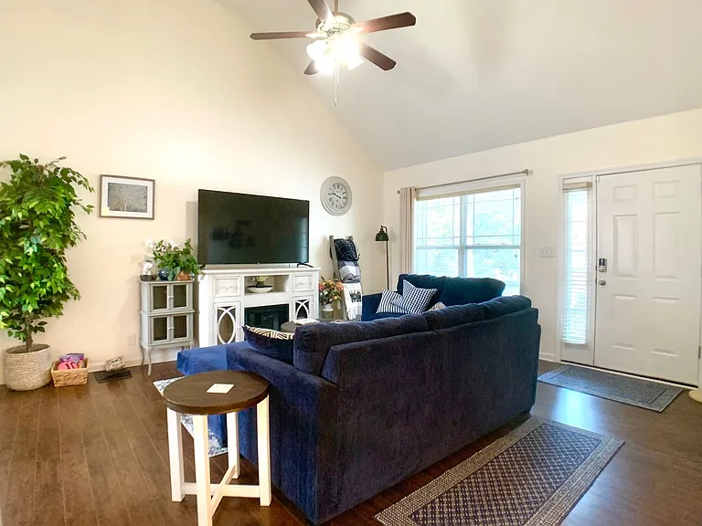 1016 Sunset Dr — Photo 9