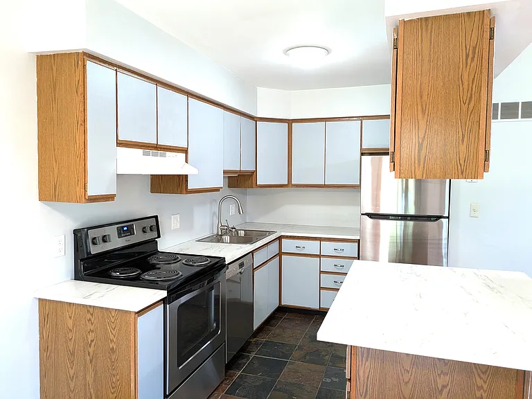 598 Echo Ct — Photo 8