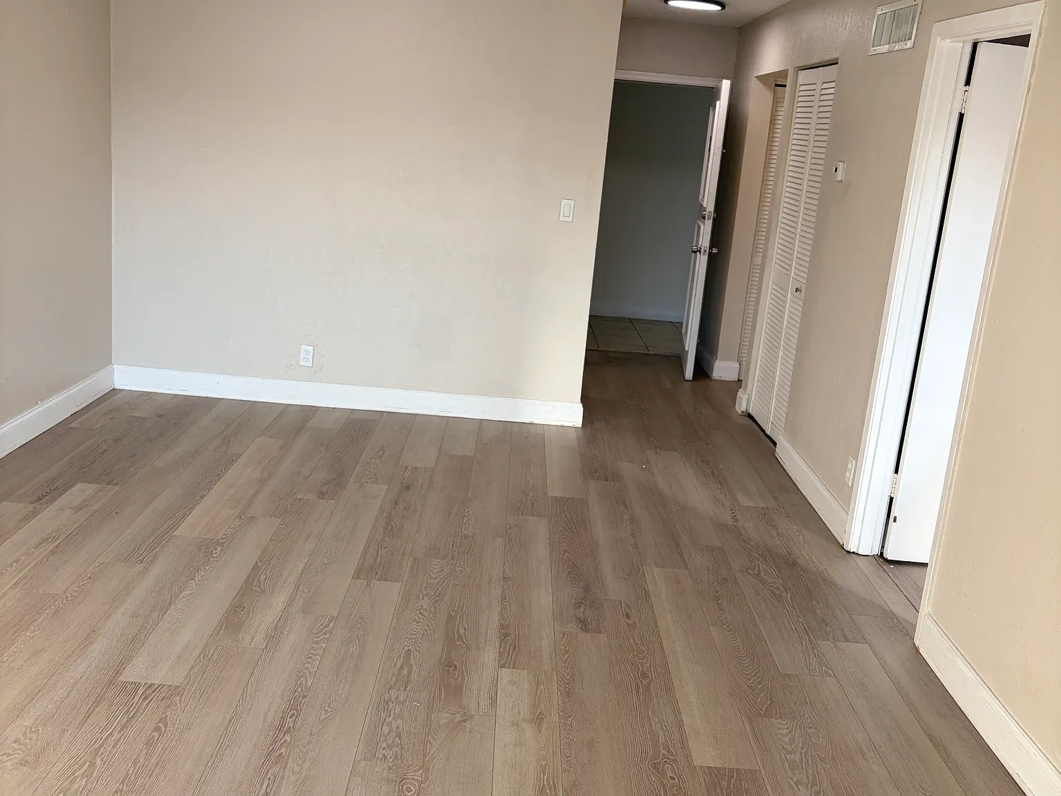 2775 Taft St — Photo 3